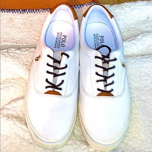 White polo low cut shoes